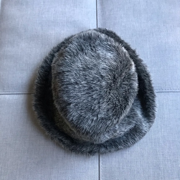 Grey Faux Fur Winter Foldable Fuzzy Bucket Hat - Picture 3 of 7
